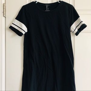 Forever 21 T-shirt Tunic Black & White Size Small